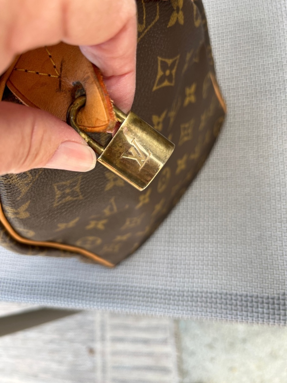Louis Vuitton 40 CM Brown Monogram Beautiful with Lock - Picture 8 of 17